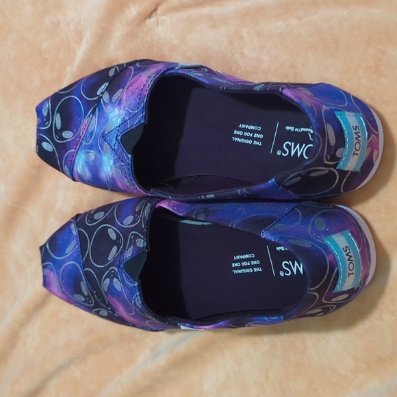 Toms - Picture 3 of 8